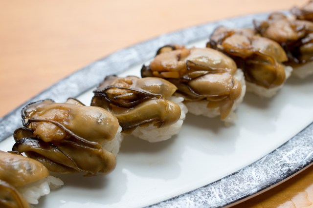 watarigaki oyster sushi