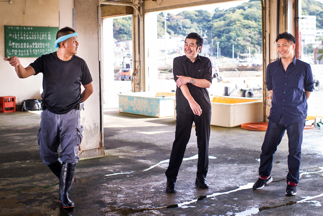 Chef Kawase and Chef Imamura talk with the director of the Wagu fishermen’s association.