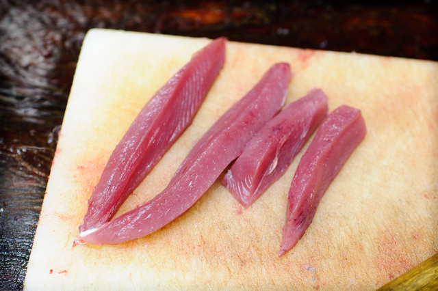 鰹魚的生魚片（短條狀）