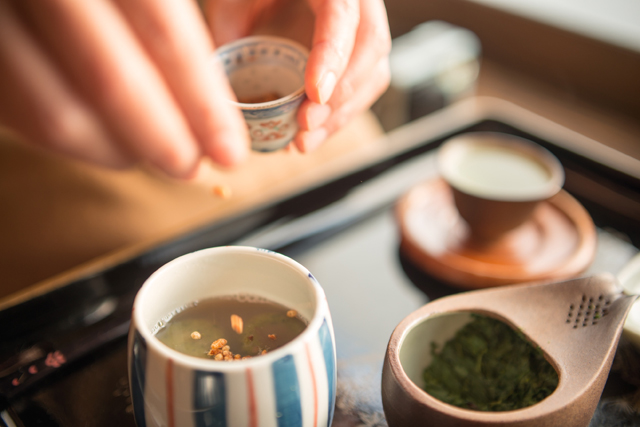 かぶせ茶が練り込まれたぜんざい